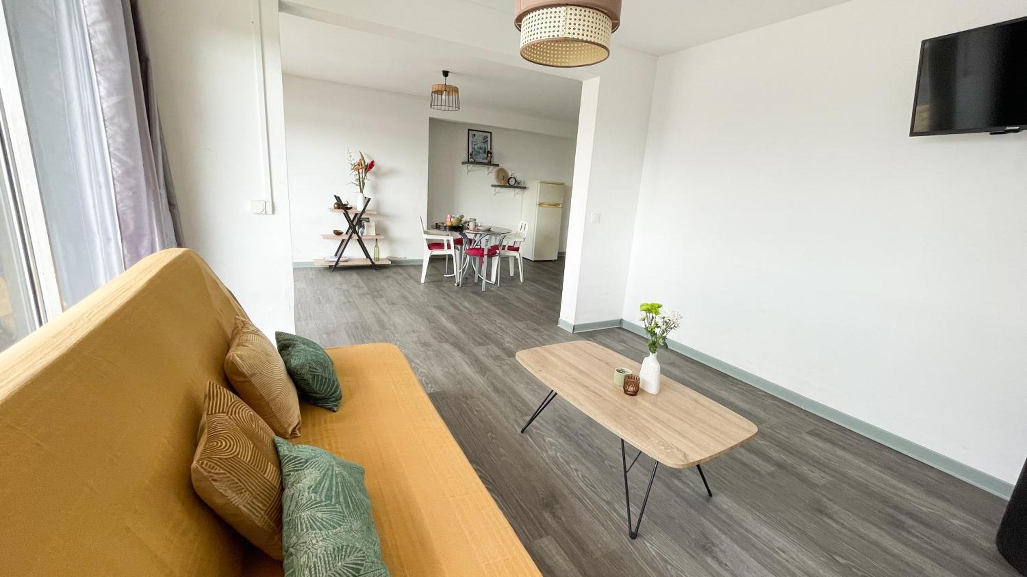 ポワンタピートルGrand Sejour Lumineux Avec Balcon & Vue Cathedraleアパートメント エクステリア 写真