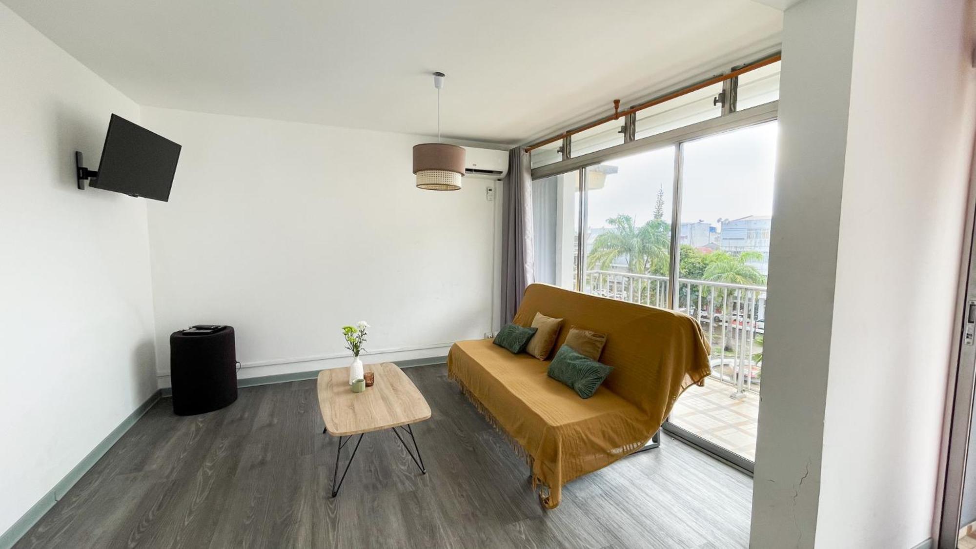 ポワンタピートルGrand Sejour Lumineux Avec Balcon & Vue Cathedraleアパートメント エクステリア 写真